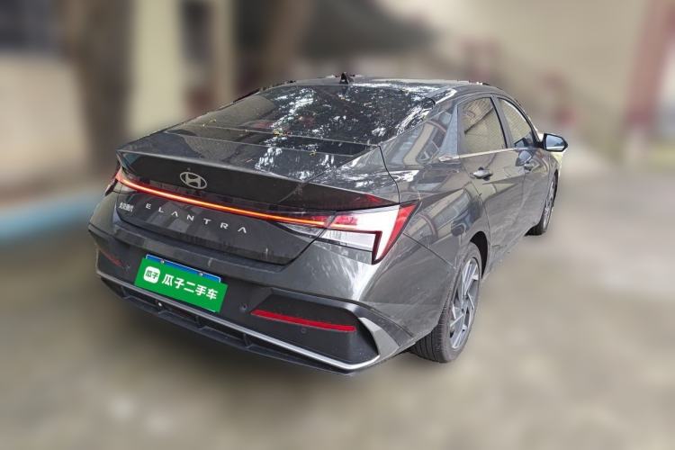 Used Hyundai Elantra 2023 1.5L CVT LUX Prestige Edition Rear Right 45 Deg