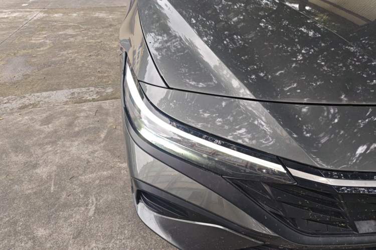 Used Hyundai Elantra 2023 1.5L CVT LUX Prestige Edition Right Front Headlight
