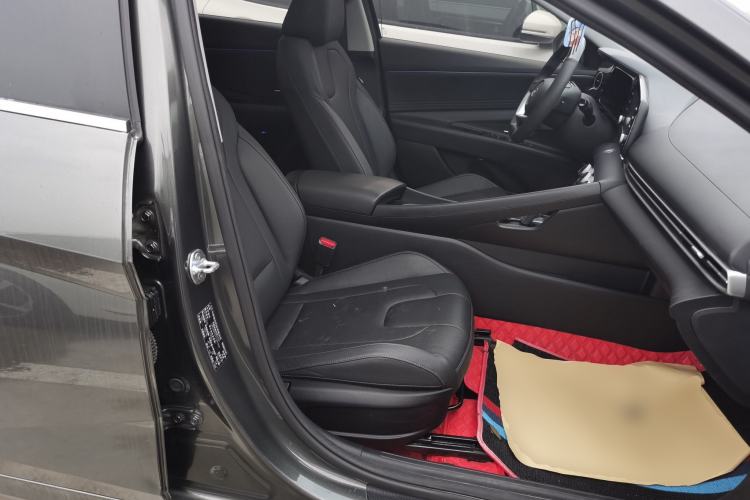 Used Hyundai Elantra 2023 1.5L CVT GLX Elite Edition Right Front Seat