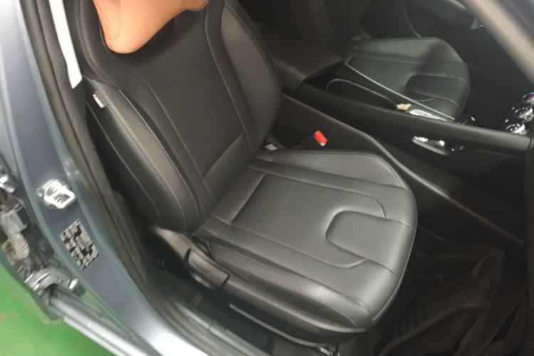 Used Hyundai Elantra 2023 1.5L CVT GLX Elite Edition Right Front Seat