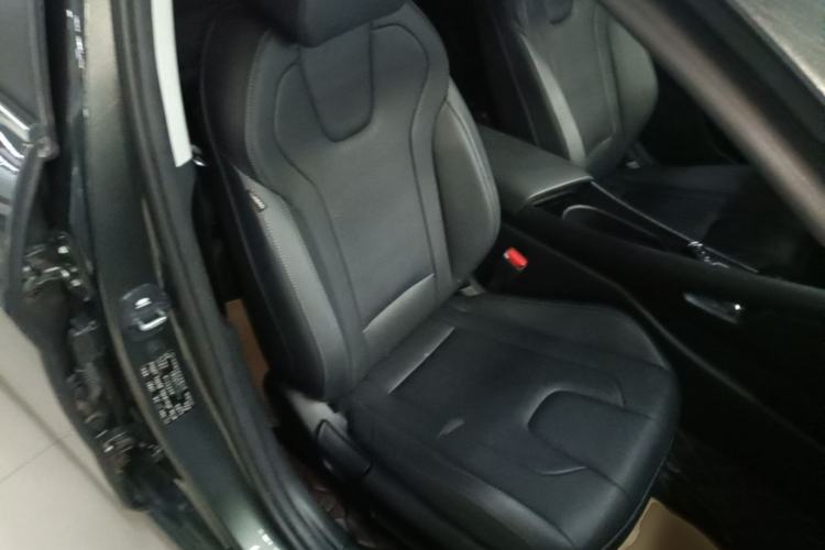 Used Hyundai Elantra 2023 1.5L CVT GLX Elite Edition Right Front Seat