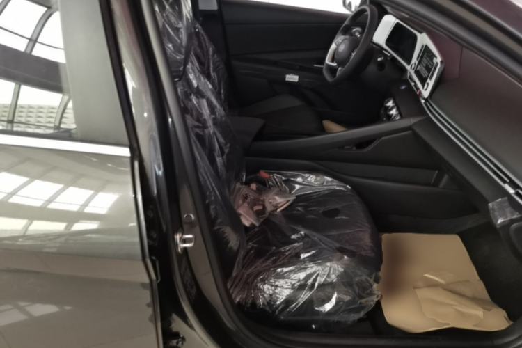 Used Hyundai Elantra 2023 1.5L CVT GLX Elite Edition Right Front Seat