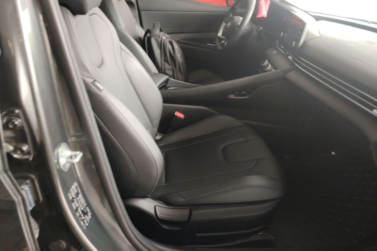 Used Hyundai Elantra 2023 1.5L CVT GLX Elite Edition Right Front Seat
