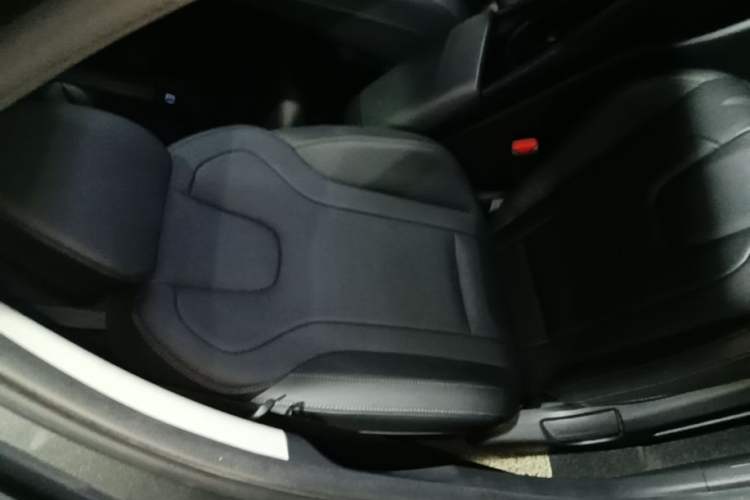 Used Hyundai Elantra 2023 1.5L CVT GLX Elite Edition Right Front Seat