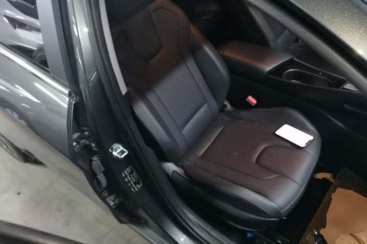 Used Hyundai Elantra 2023 1.5L CVT GLX Elite Edition Right Front Seat