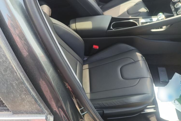 Used Hyundai Elantra 2023 1.5L CVT GLX Elite Edition Right Front Seat