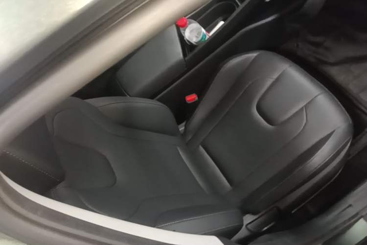 Used Hyundai Elantra 2023 1.5L CVT GLX Elite Edition Right Front Seat