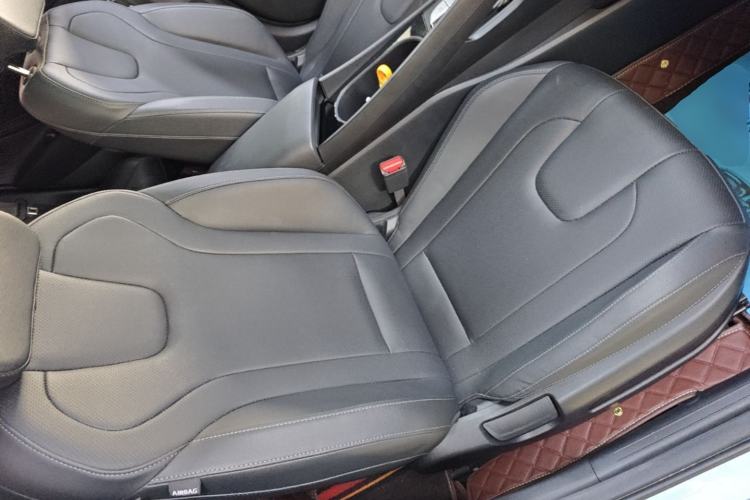 Used Hyundai Elantra 2023 1.5L CVT GLX Elite Edition Right Front Seat