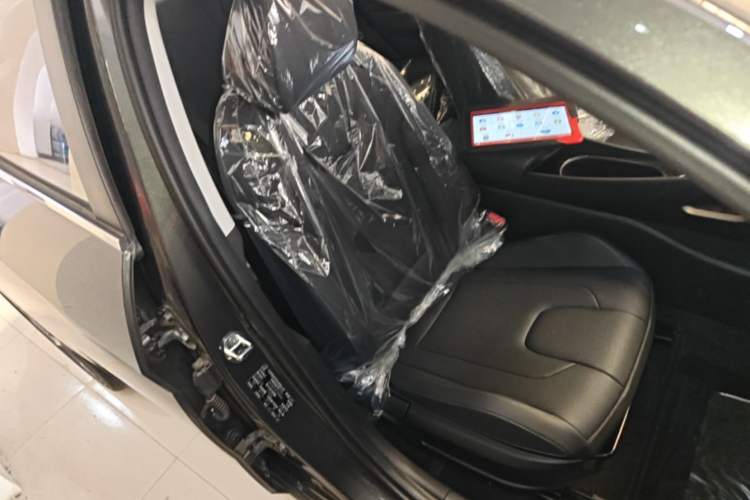 Used Hyundai Elantra 2023 1.5L CVT GLX Elite Edition Right Front Seat