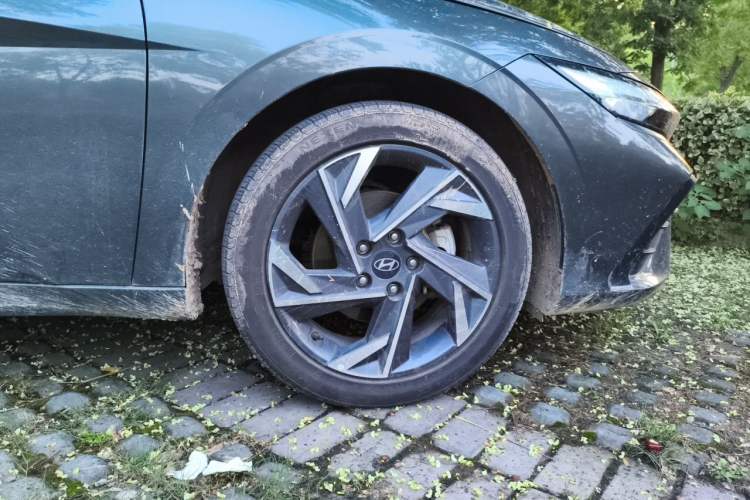 Used Hyundai Elantra 2023 1.5L CVT GLX Elite Edition Right Front Wheel Hub