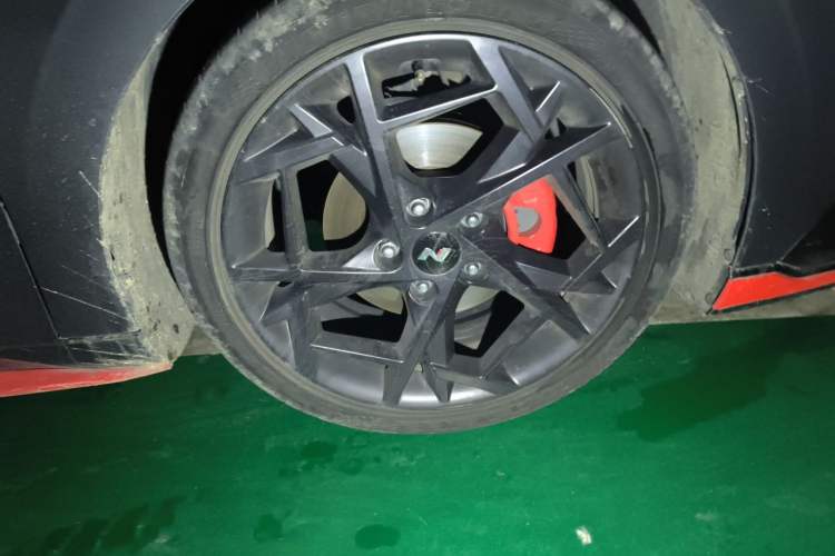 Used Hyundai Elantra 2023 240TGDi DCT N Line LUX Prestige Edition Right Front Wheel Hub