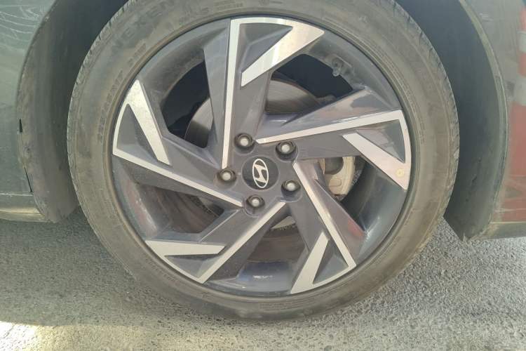 Used Hyundai Elantra 2023 1.5L CVT GLX Elite Edition Right Front Wheel Hub
