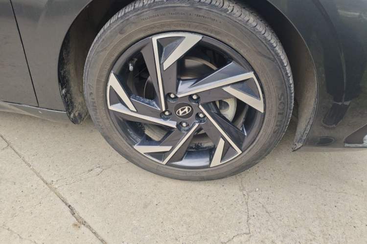 Used Hyundai Elantra 2023 1.5L CVT GLX Elite Edition Right Front Wheel Hub