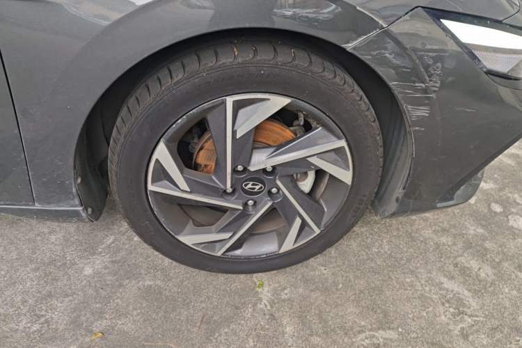 Used Hyundai Elantra 2023 1.5L CVT LUX Prestige Edition Right Front Wheel Hub