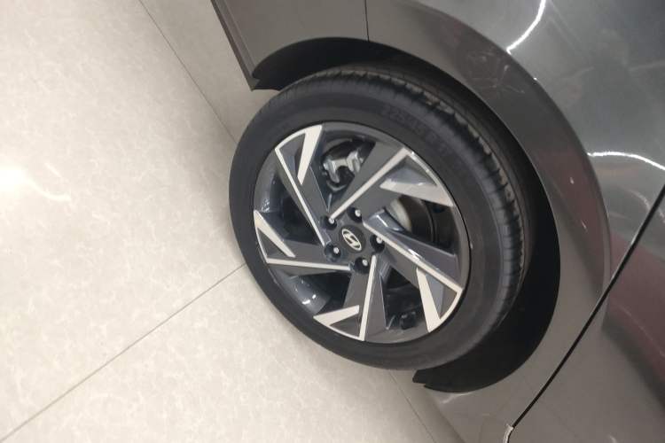 Used Hyundai Elantra 2023 1.5L CVT GLX Elite Edition Right Rear Wheel Hub