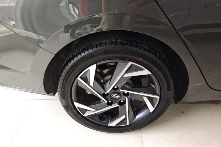 Used Hyundai Elantra 2023 1.5L CVT GLX Elite Edition Right Rear Wheel Hub