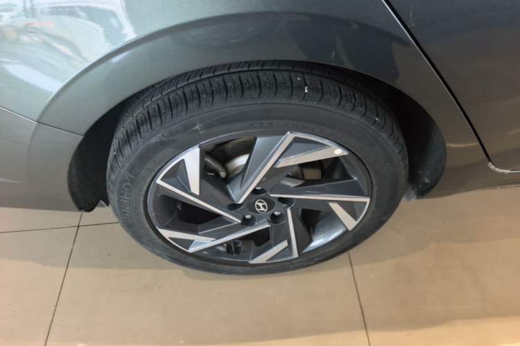 Used Hyundai Elantra 2023 1.5L CVT GLX Elite Edition Right Rear Wheel Hub