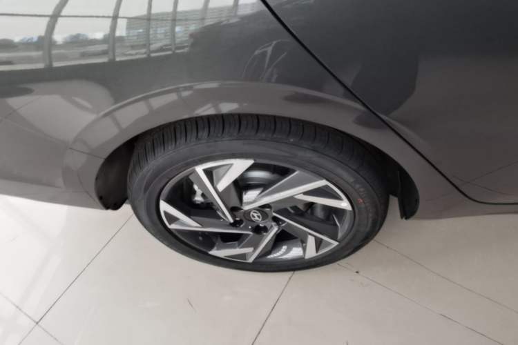 Used Hyundai Elantra 2023 1.5L CVT GLX Elite Edition Right Rear Wheel Hub