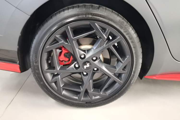 Used Hyundai Elantra 2023 240TGDi DCT N Line LUX Prestige Edition Right Rear Wheel Hub