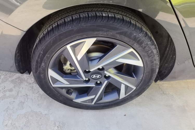 Used Hyundai Elantra 2023 1.5L CVT GLX Elite Edition Right Rear Wheel Hub