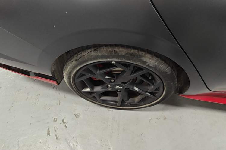 Used Hyundai Elantra 2023 240TGDi DCT N Line LUX Prestige Edition Right Rear Wheel Hub