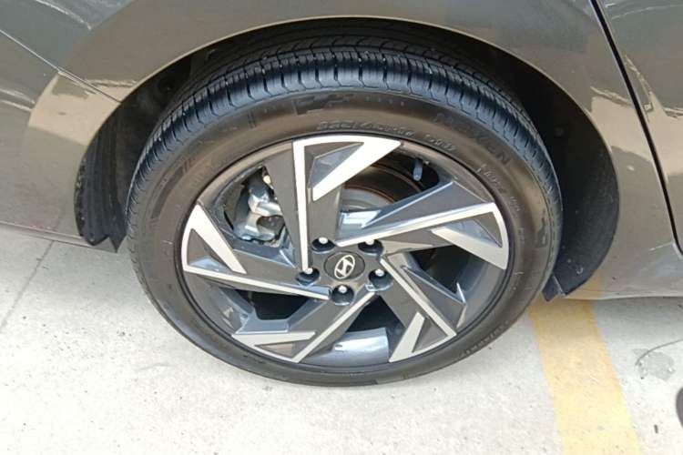 Used Hyundai Elantra 2023 1.5L CVT LUX Prestige Edition Right Rear Wheel Hub