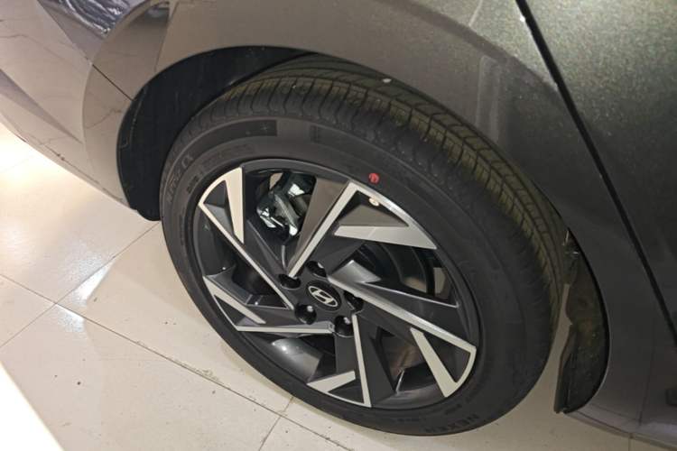 Used Hyundai Elantra 2023 1.5L CVT GLX Elite Edition Right Rear Wheel Hub