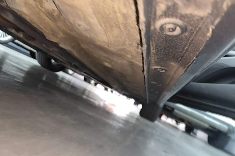 Used Hyundai Elantra 2023 1.5L CVT LUX Prestige Edition Right Side Sill