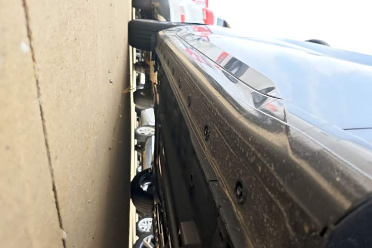Used Hyundai Elantra 2023 1.5L CVT GLX Elite Edition Right Side Sill