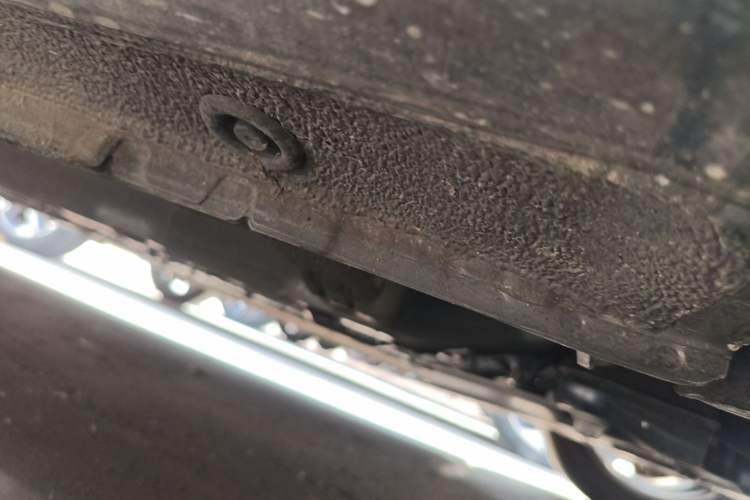 Used Hyundai Elantra 2023 1.5L CVT GLX Elite Edition Right Side Sill