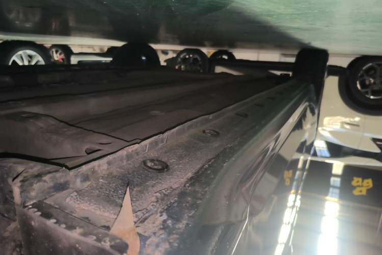 Used Hyundai Elantra 2023 1.5L CVT GLX Elite Edition Right Side Sill