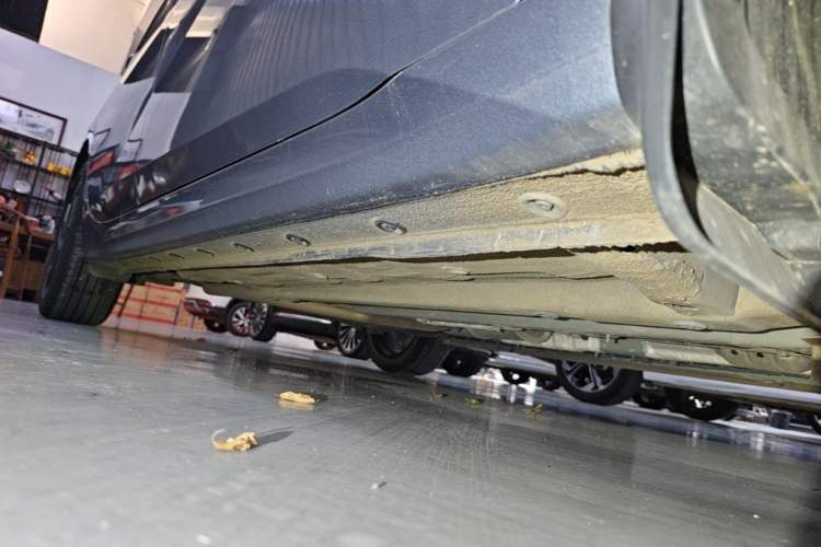 Used Hyundai Elantra 2023 1.5L CVT GLX Elite Edition Right Side Sill
