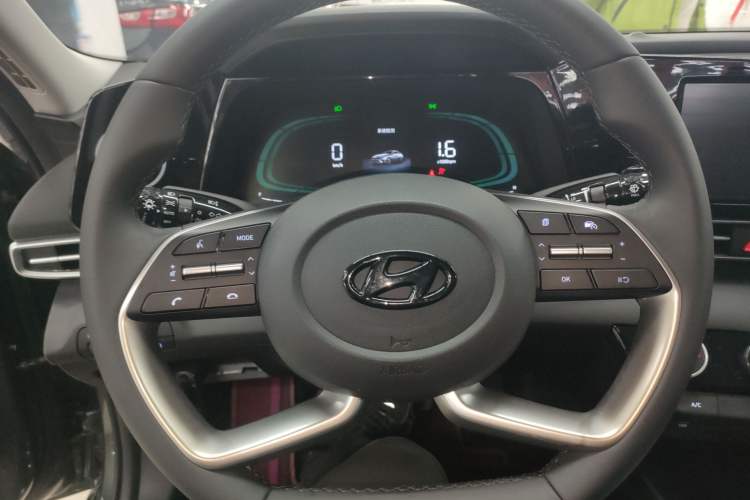 Used Hyundai Elantra 2023 1.5L CVT GLX Elite Edition Steering Wheel