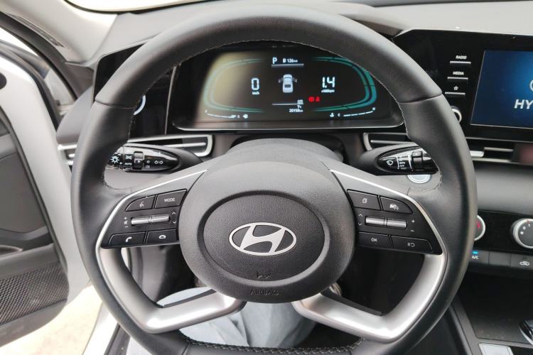 Used Hyundai Elantra 2023 1.5L CVT GLX Elite Edition Steering Wheel