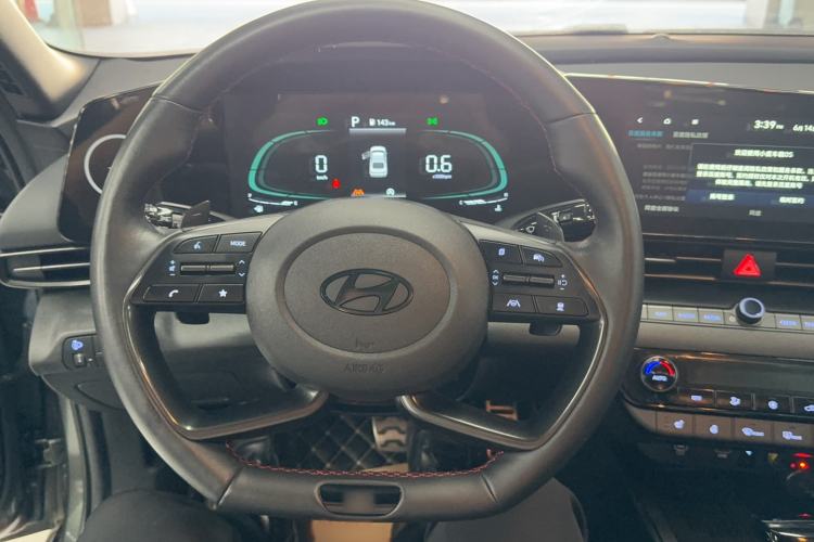 Used Hyundai Elantra 2023 240TGDi DCT N Line LUX Prestige Edition Steering Wheel