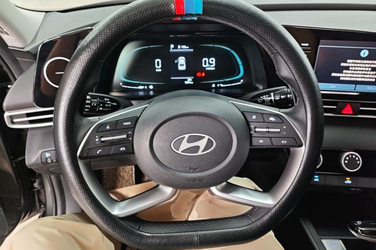 Used Hyundai Elantra 2023 1.5L CVT GLX Elite Edition Steering Wheel