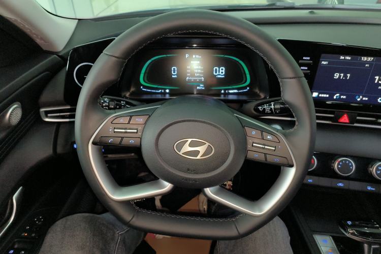 Used Hyundai Elantra 2023 1.5L CVT GLX Elite Edition Steering Wheel