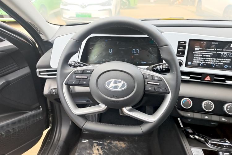 Used Hyundai Elantra 2023 1.5L CVT GLX Elite Edition Steering Wheel