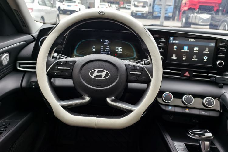 Used Hyundai Elantra 2023 1.5L CVT GLX Elite Edition Steering Wheel
