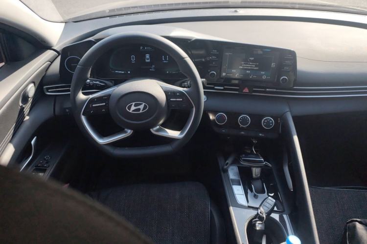 Used Hyundai Elantra 2023 1.5L CVT GLX Elite Edition Steering Wheel