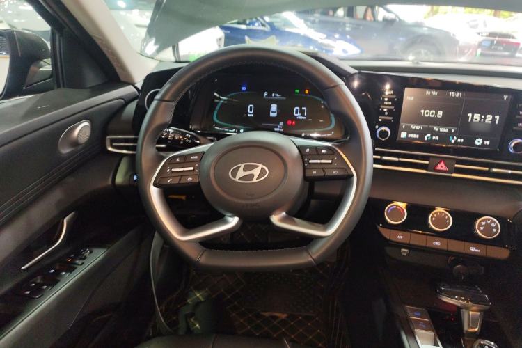 Used Hyundai Elantra 2023 1.5L CVT GLX Elite Edition Steering Wheel