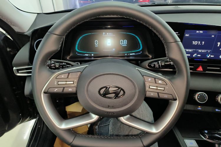 Used Hyundai Elantra 2023 1.5L CVT GLX Elite Edition Steering Wheel