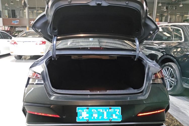 Used Hyundai Elantra 2023 1.5L CVT LUX Prestige Edition Trunk