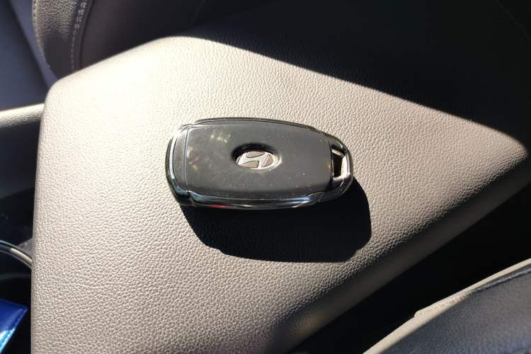 Used Hyundai Elantra 2023 1.5L CVT LUX Prestige Edition Vehicle Key