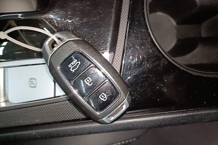 Used Hyundai Elantra 2023 1.5L CVT GLX Elite Edition Vehicle Key