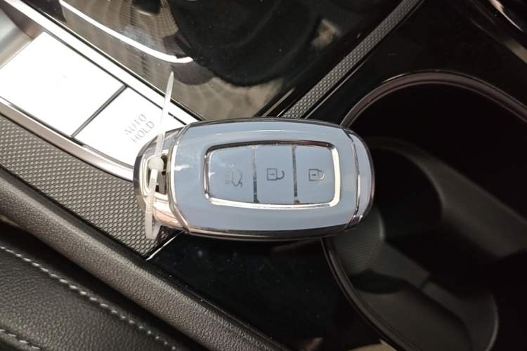 Used Hyundai Elantra 2023 1.5L CVT GLX Elite Edition Vehicle Key