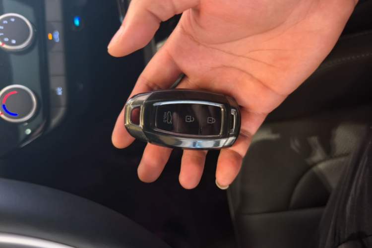 Used Hyundai Elantra 2023 1.5L CVT GLX Elite Edition Vehicle Key