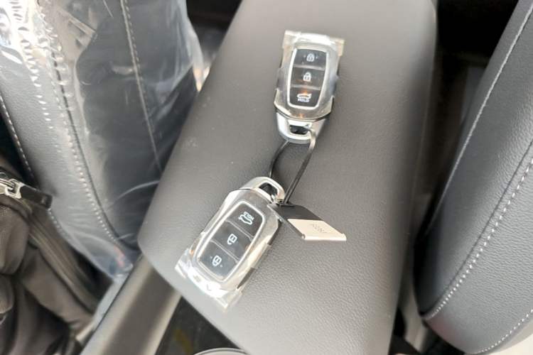 Used Hyundai Elantra 2023 1.5L CVT GLX Elite Edition Vehicle Key