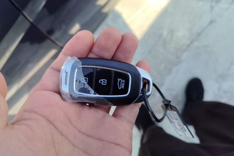 Used Hyundai Elantra 2023 1.5L CVT GLX Elite Edition Vehicle Key