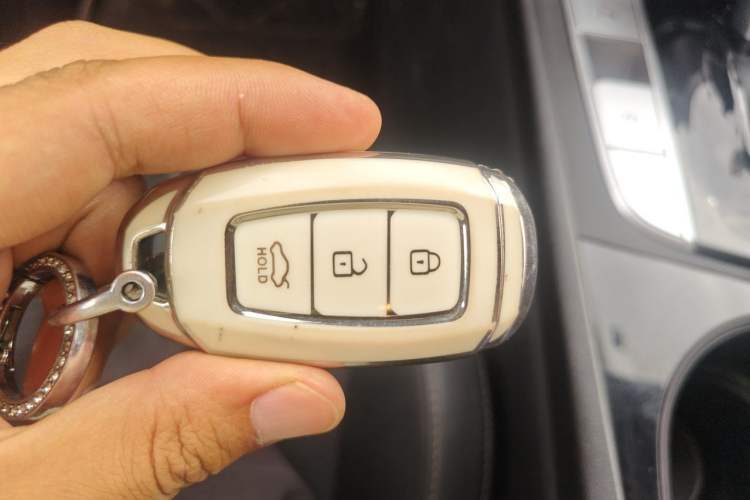 Used Hyundai Elantra 2023 1.5L CVT GLX Elite Edition Vehicle Key